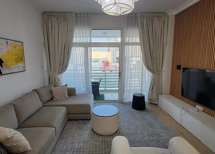 Cozy & Spacious 2Br In Business Bay