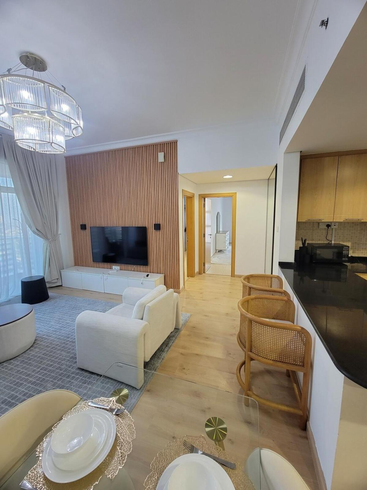 Cozy & Spacious 2br In Business Bay Apartment Dubai