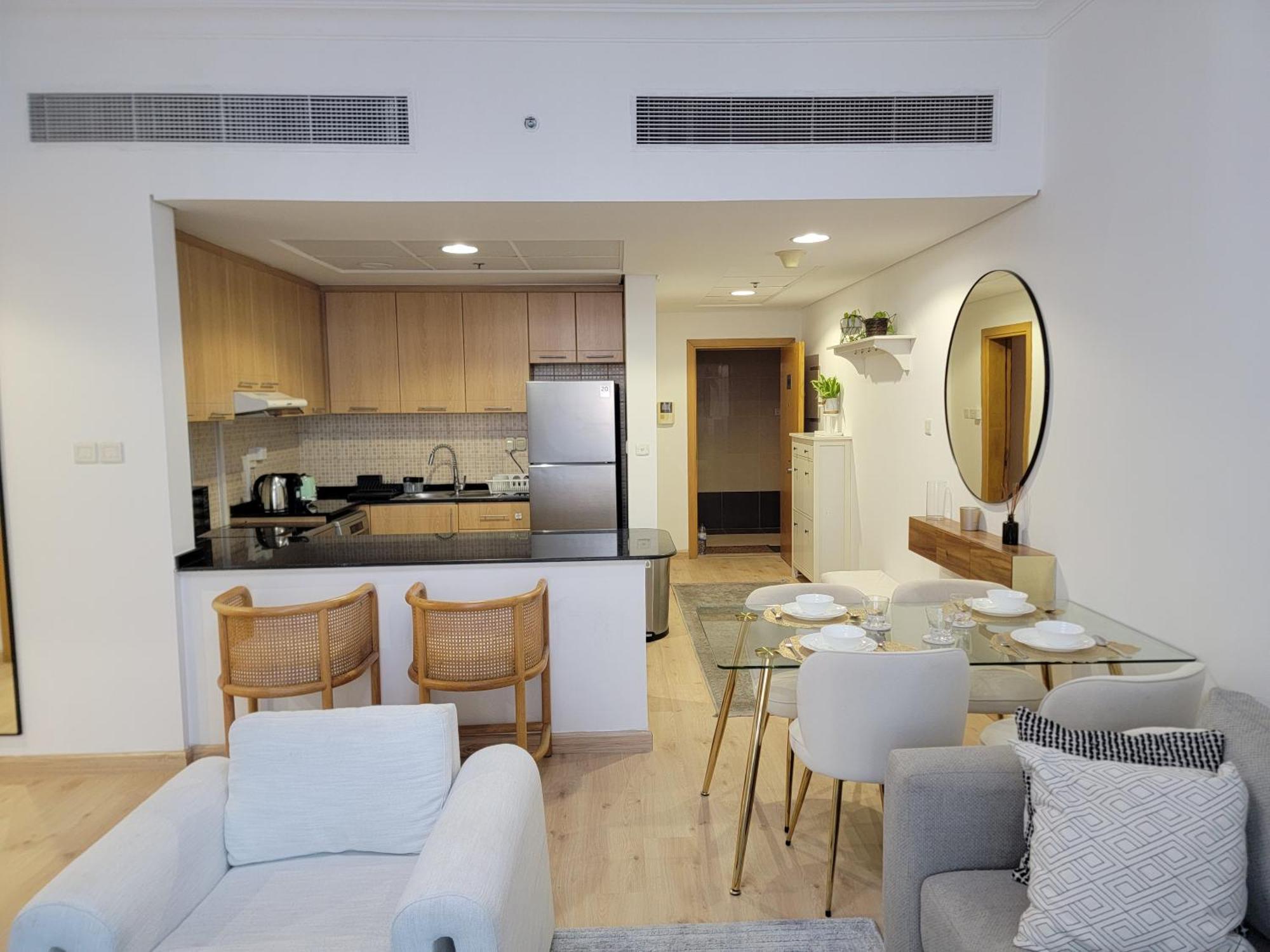 Cozy & Spacious 2br In Business Bay *