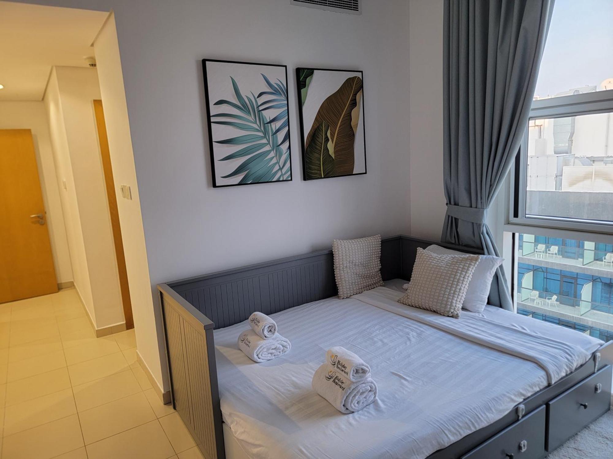 Cozy & Spacious 2br In Business Bay Apartment *